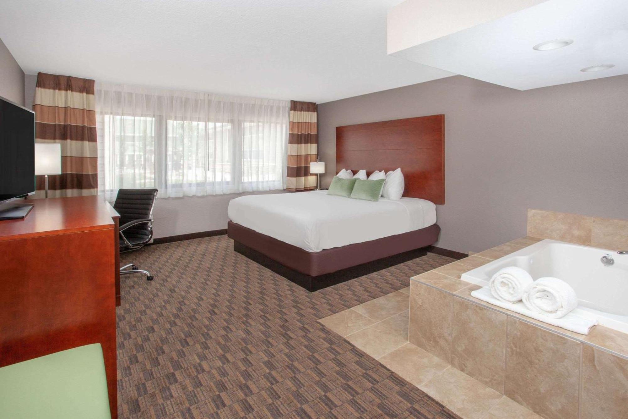 Wyndham Garden Fort Wayne Kültér fotó